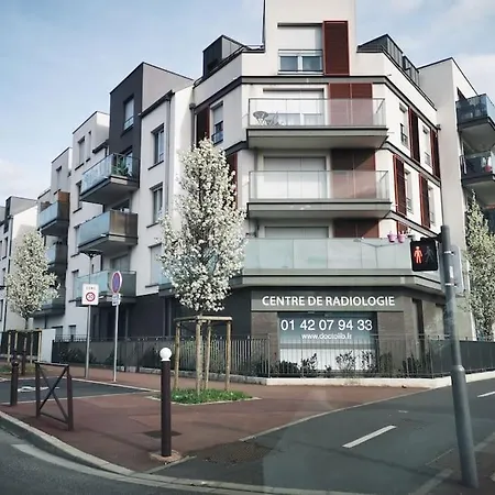 Entire Appartment, 2 Confortable At Apartment Creteil