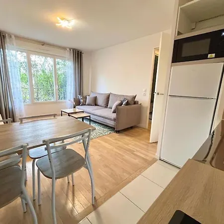 Apartment Entire Appartment, 2 Confortable At Creteil