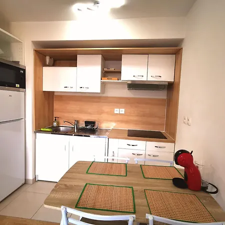 Entire Appartment, 2 Confortable At Creteil
