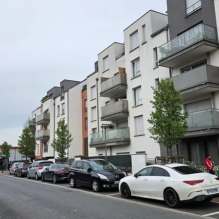 Entire Appartment, 2 Confortable At Creteil