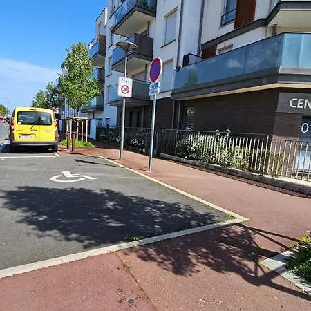 Apartment Entire Appartment, 2 Confortable At Creteil